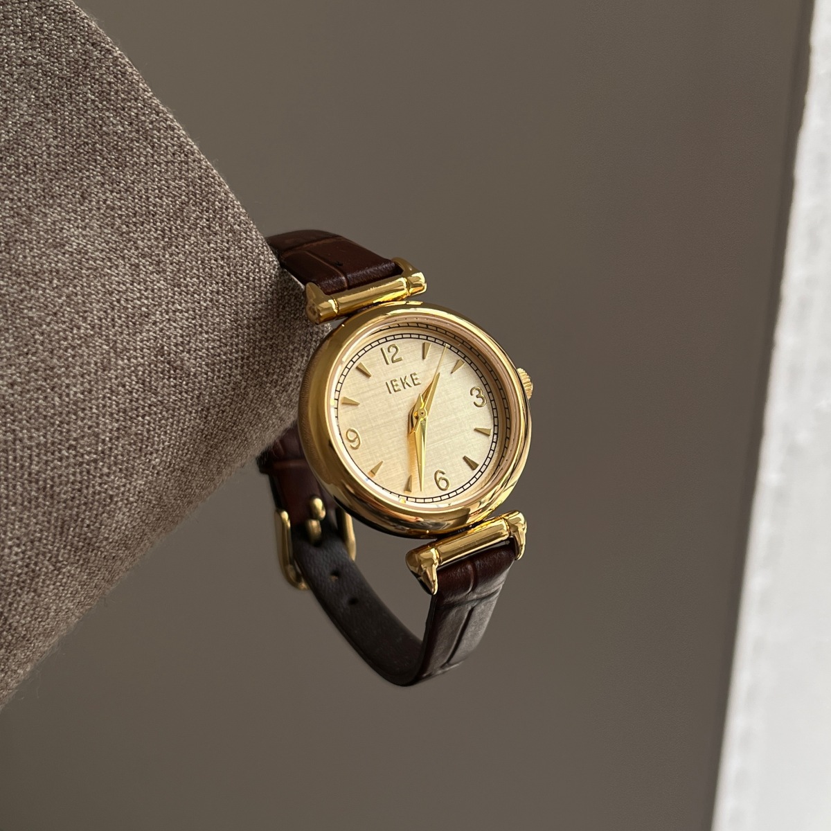 Vintage-Stil Luxus-Uhr Hochwer – Luxury Watch Leather Strap Bewertung und Preis