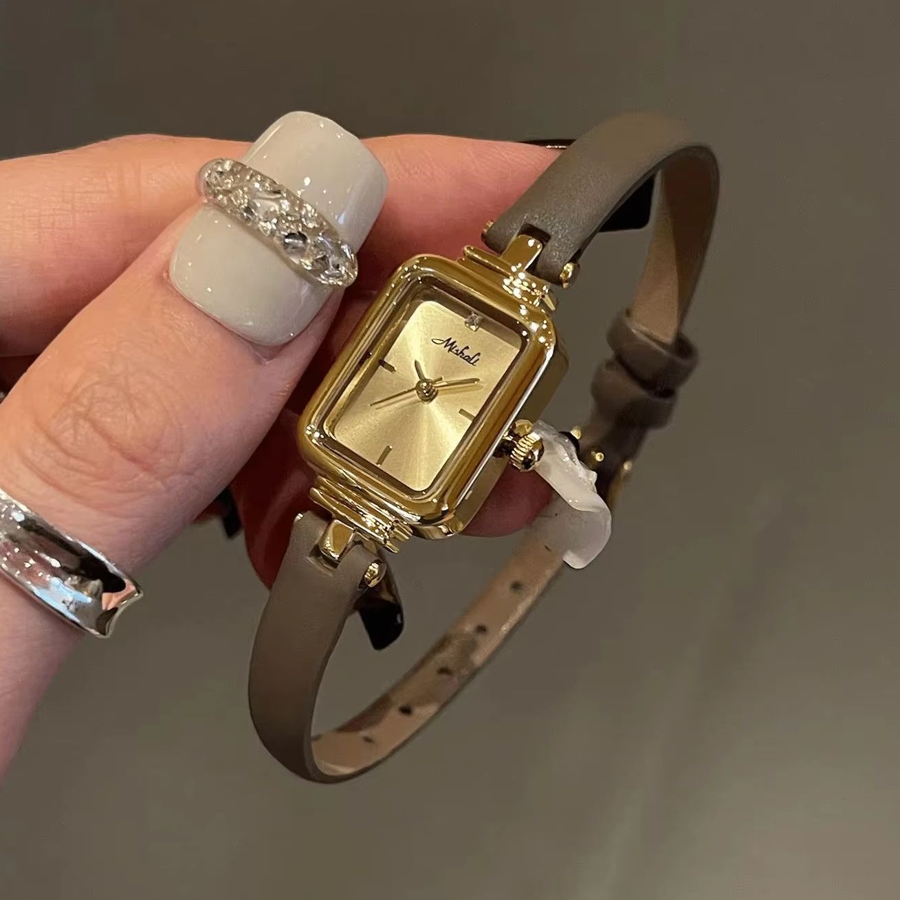 Luxuriöse Vintage Damenuhr mit – Luxury Watch Leather Strap Bewertung und Preis