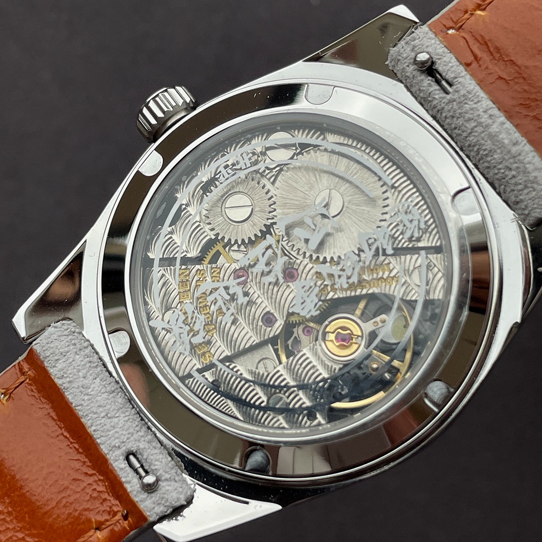 Merkur Uhr Lachs Zifferblatt U – Guilloché Dial Watch Bewertung und Preis